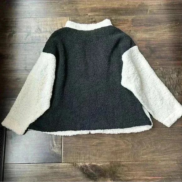 Davi & Dani RILEY PLAID & SHERPA
JACKET Size Medium And Large - Picture 4 of 9